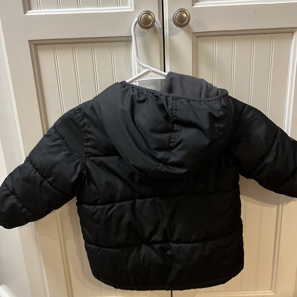 Old Navy Kids Black Puffer Jacket - Picture 2 of 5